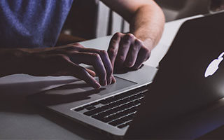 随着巴萨1-2，马竞1-0，皇马2-0，西甲积分榜出炉！巴萨一分领跑